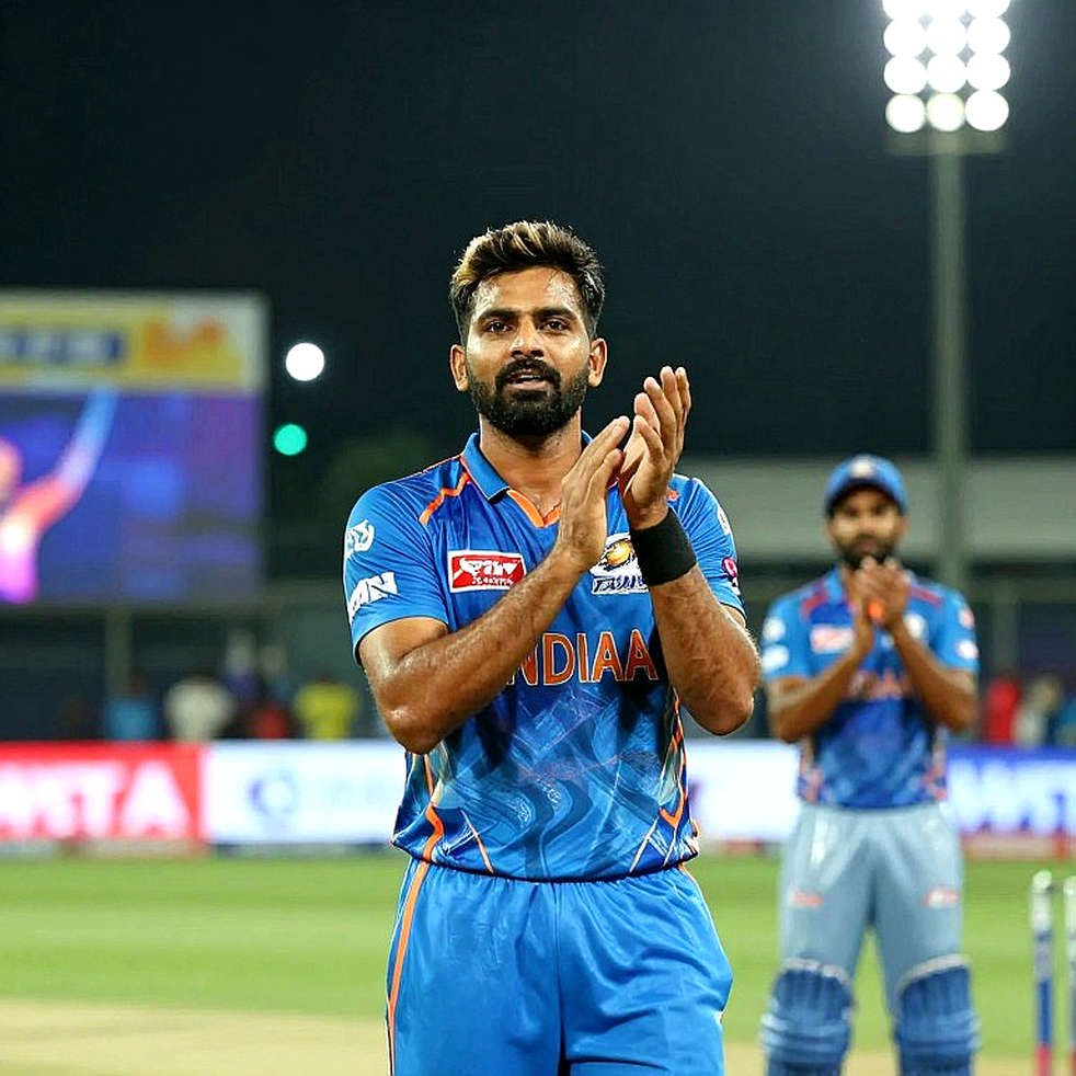ল্যাঙ্কাশায়ার ছাড়ল নিজের বর্ষসেরা বোলারকে: অ্যান্ডারসনের বিদায়ে যে সংখ্যাটি সবাই এড়িয়ে যাচ্ছে