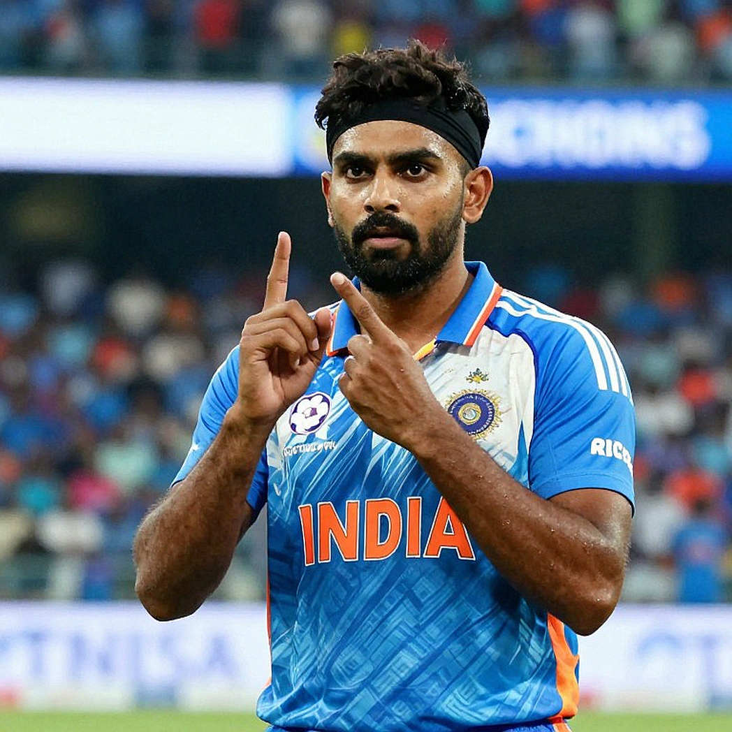 ট্রফির নিচের পিচ: এশিয়ার নারী ক্রিকেটের অদৃশ্য অর্থনীতি