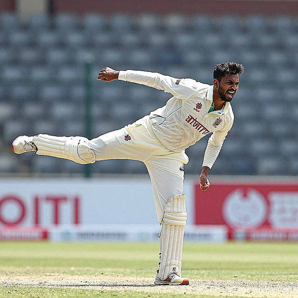 নিলামের লুকানো ঘড়ি: এশীয় ক্রিকেটের চুক্তি-বাজার, ইনজুরির ছায়া আর তরুণ তারার প্রেশার ম্যাপ