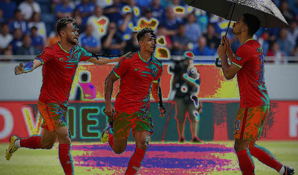 ৭৭০০ কোডের পাঠ: একটি জরুরি অবতরণের খবর যেভাবে যাচাইয়ের আগেই সত্য হয়ে উঠল ৭৭০০ কোডের পাঠ: একটি জরুরি অবতরণের খবর যেভাবে যাচাইয়ের আগেই সত্য হয়ে উঠল