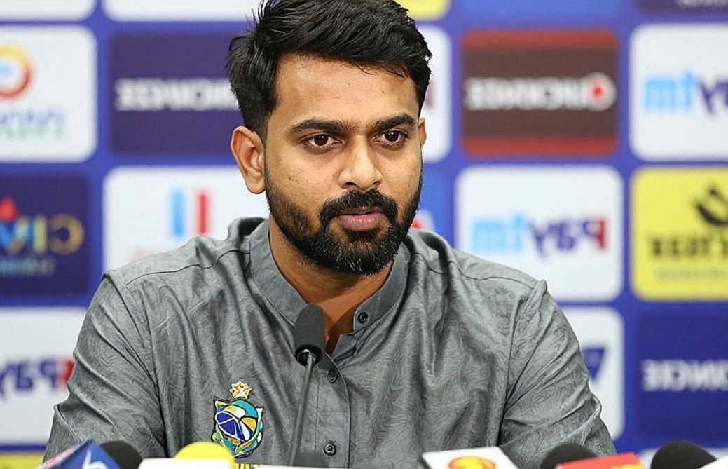 A Flick of the Finger: West Indies' Glove-Ledger Before the India Series A Flick of the Finger: West Indies' Glove-Ledger Before the India Series