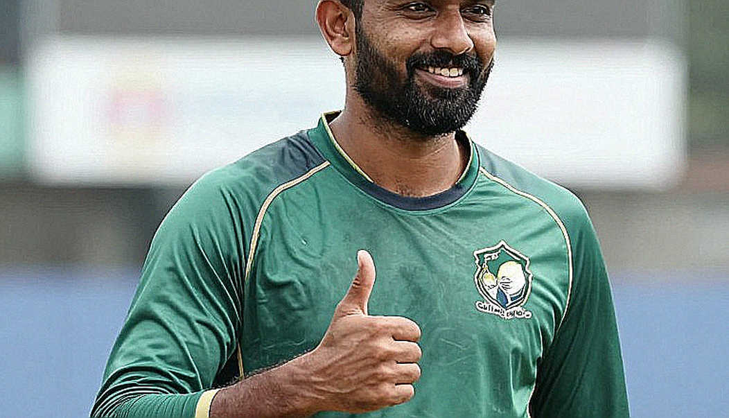 পঞ্চম টি-টোয়েন্টি: নামহীন এক অধিনায়কের রেকর্ড-শিকার আর ফরম্যাট মেশানোর পুরনো ফাঁদ