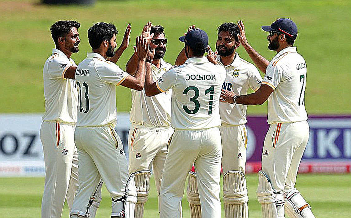 শেষ ছয় ওভারের খাতা: টুর্নামেন্ট ক্রিকেটে দলগভীরতা, ডিএসআর আর ভক্তের আসন